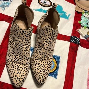 leopard print half boots, size 9 no brand name